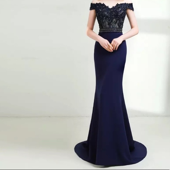 Evening dress - Picture 3 of 8